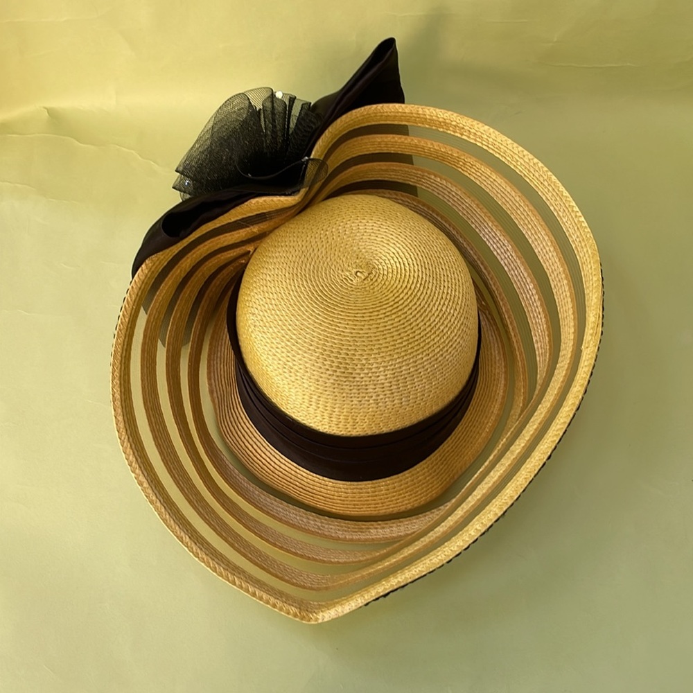 Vintage hat with big black bow - Picture 9 of 11
